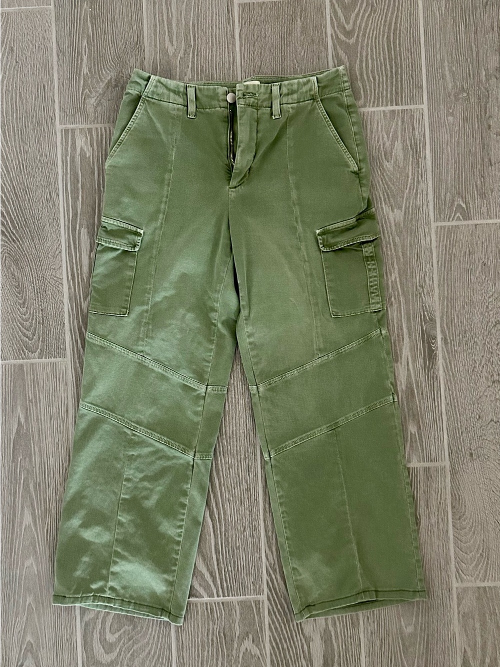 Women’s Olive Green Cargo Jeans.  Size 27 NWOT